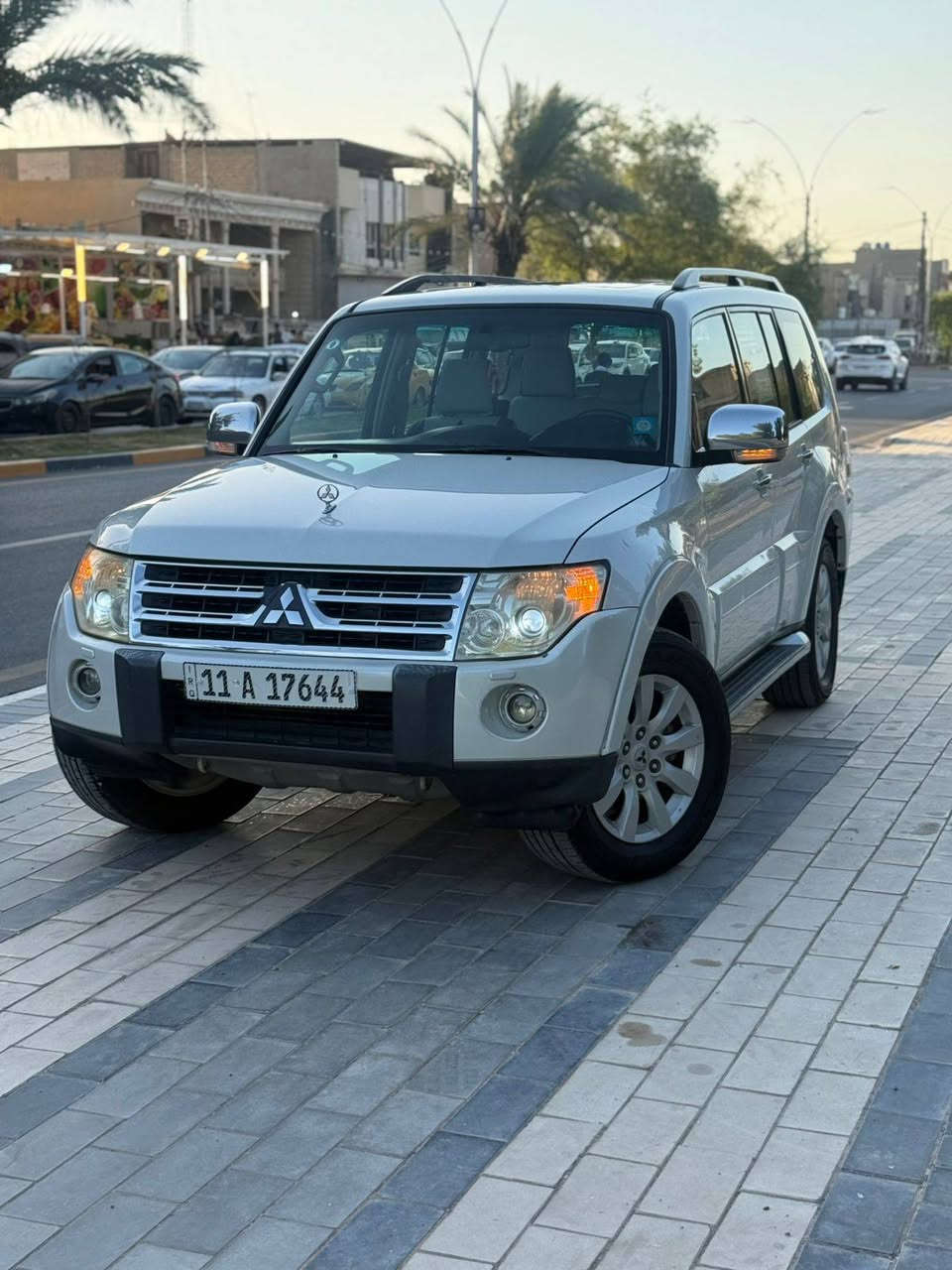 تحويل مباشر فول مواصفات أعلى فئة مواصفات فول واحد ع واحد  حجم 3800
عله واضع الشركه معروفه خليجي السياره جديده مال جناي فورويل  كشنات جلد  كهربائي دتفئه تبريد  اشارة بل مري شفط تحكم ستيرن ثلاثا جها فتحه  تبريد ثلاث قطع حساسات خلفيه زاد ثلاجه تخم تاير كير مكينه حداديه خير من الله سياره جديده 
مكان السياره بغداد سياره رقم جديد كليزي بسمي 
سعر  124 بيه مجال بسيط 
***********
