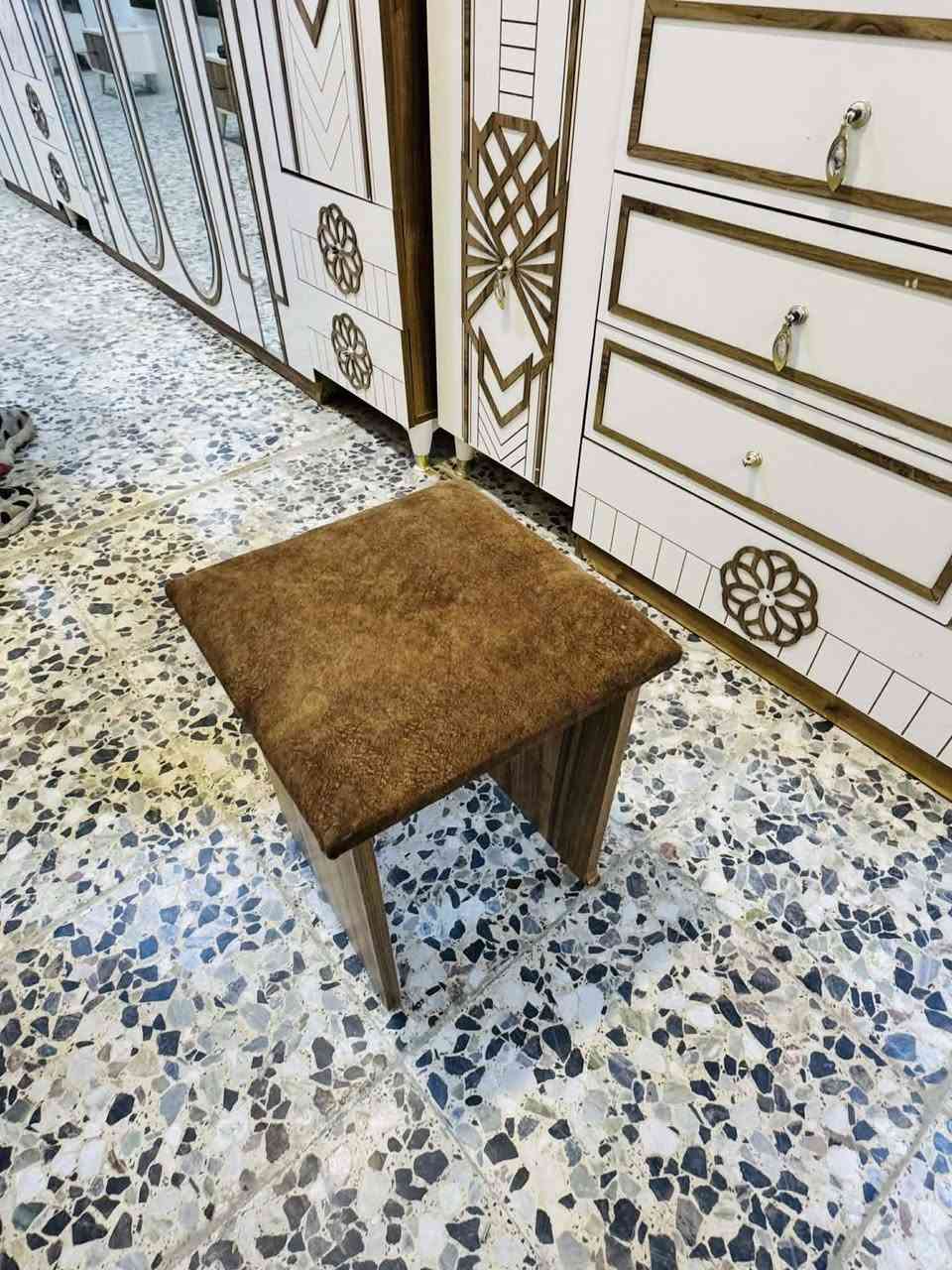 غرفه نوم تركي تخبل ضخمه ملكيه نضافه فول 9قطع معه ملحق نضام بيبان نازكه السعر 600الف عنواني النجف حي الميلاد شارع المزرعه سيد علي ***********
