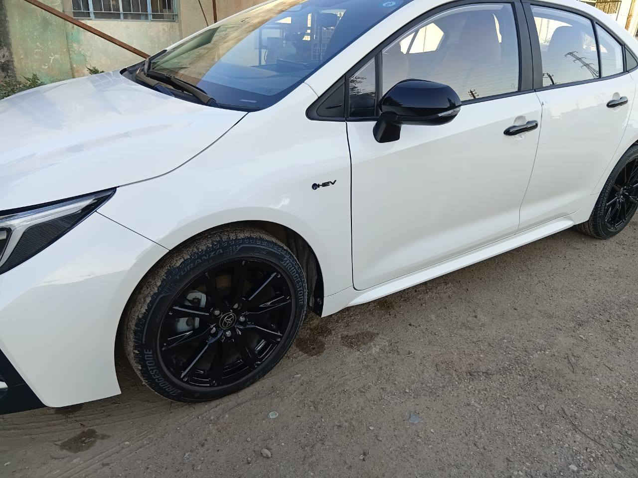 السلام عليكم
كورلا موديل 2025هايبرد GR
السياره بحاله الوكاله ماشيه الفين د
اعلى مواصفات بال كورلا 5كامرات 
السياره كفاله عامه من كلشي 
داخل جلد 
كراسي كهرباء 
معروفه مواصفات ال GR
جديده بمعنى الكلمه تحويل ثاني يوم 
السعر 27 مليون وبيها مجال بصيط 
عنواني بغداد خلف بوابه الكاظميه 
***********
