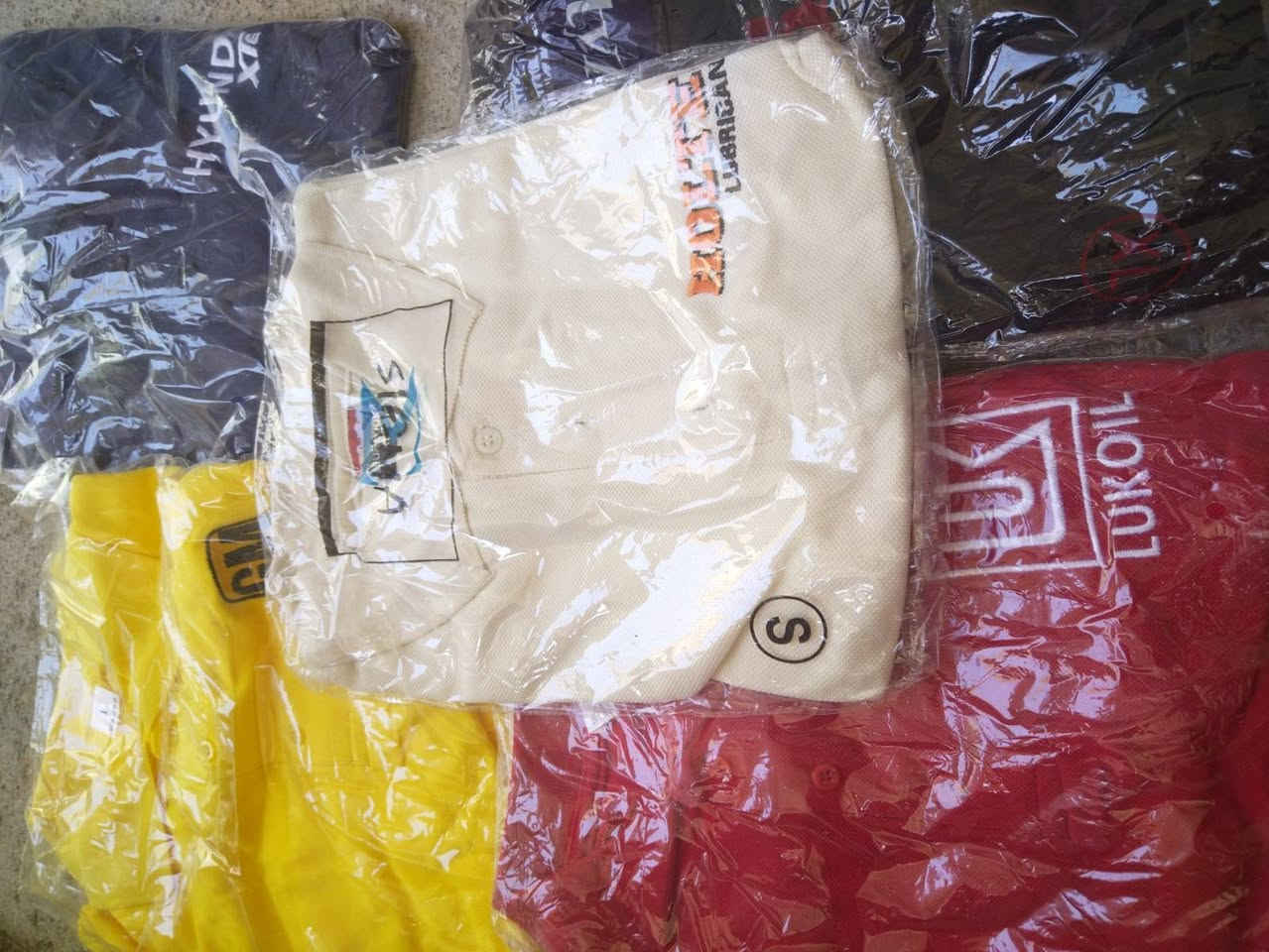 للبيع جمله فقط
قياسات. S. M. L. XL. XXL
قطني
الوان احمر اصفر حبري حليبي
عدد 42
سعر 120 وبي مجال 
للتواصل ***********
او خاص
