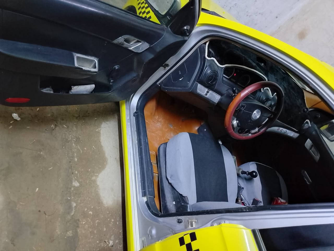 سلام عليكم افيو لبيع سياره خصوصي او مصبوغه كير عادي مكينه مسكر سياره نضيفه موديل 11 سياره بسمي رقم دولي سنويه ل31 سعر 58 وبيع مجال لطيبين الستفسار نتصل عله هضه رقم ***********سياره وارد خليجي مكاني نجف
