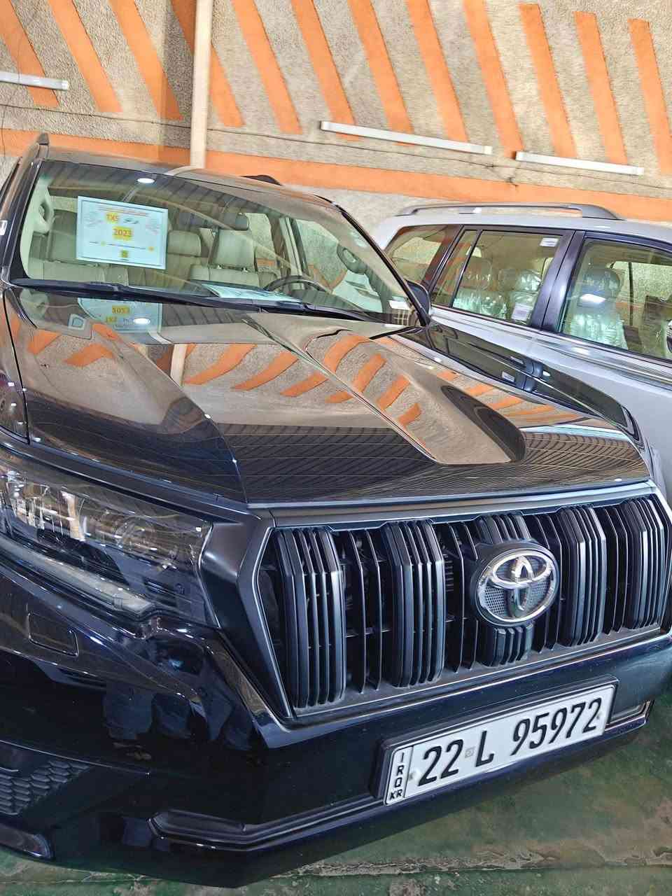 تحيه طيبه السلام عليكم ورحمة
برادو
TXS .2023
عداد المسافه 72, الف حقيقي 
كشنات كهرباء 
حجم المحرك V6 
مفتاح التشغيل بصمة
فتحة سقف سلايد روف
‏ABS
فور ويل 
شاشة اصلي
كامرا دوارة
اشارة ترحيب ب دوسات
حساسات امامية
حساسات خلفية
لايت زينون + LED
كشافات زينون
بك لايت LED
حجم الاطارات 19
مقود جلد حياكة
مثبت سرعة
المودات والاوامر الصوتية
حركة المقاعد الامامية كهرباء
نظام تبريد للمقاعد الامامية
مقاعد عدد 7
مقاعد جلد قرميدي
تبريد شاشة
ثلاث قطع تبريد
ثلاجة
شاشة لتحكم التبريد الخلفي
نظام نزول منحدرات
نظام مانع تزحلق
نظام حساس اطارات
‏SPORT
اشاير بالمري والمري قابله للطي
مخرج USB
‏Bluetooth
مخرج منفذ الطاقة
حاملات اكواب
تطعيم الدواخل صاج
هوك خلفي
شفتات ستيرن 
شاحن موباي
مكفوله باقي مواصفات معروفة 
رقم اربيل شرط تحويل مباشرة 
السعر 465 ورقه وبيها مجال يعني 4 شدات 65 ورقه 
أي استفسار رقم صاحب السيارة 
***********
***********
مكان بغداد البياع
