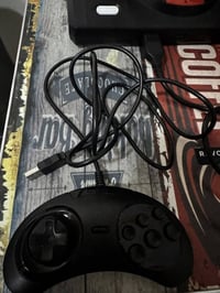 جوستك xyz . منفذ usb . يرهم عالحاسبة وايضا على السيكا مني او اي جهاز س...