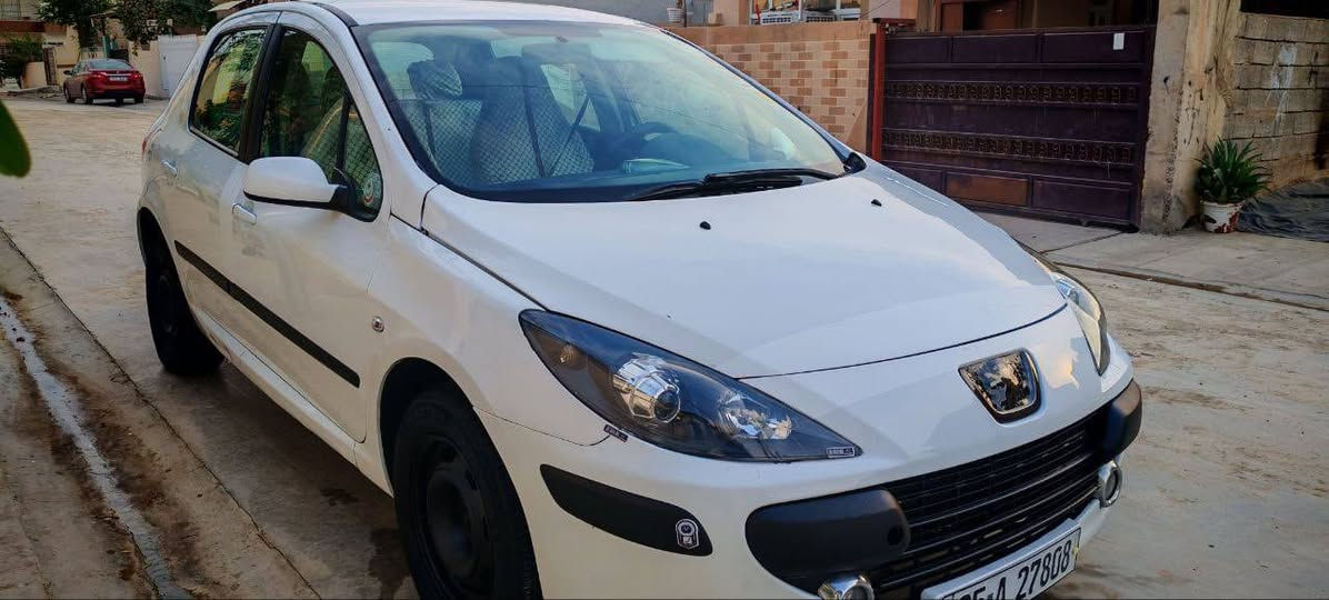 سلام عليكم بيجو فرنسي موديل 2006 دفتر بانزين رقم جديد كركوك 
ضرر فقط بونيد طائر ع سقف 3اصابع بدايه سقف بارد قليل لا تصليح ولا صبغ ولا معجون وراجع طبيعي ومكانين بارد قليل بل باب سعر 60 ورقه وبي مجال *********** كركوك, العراق
