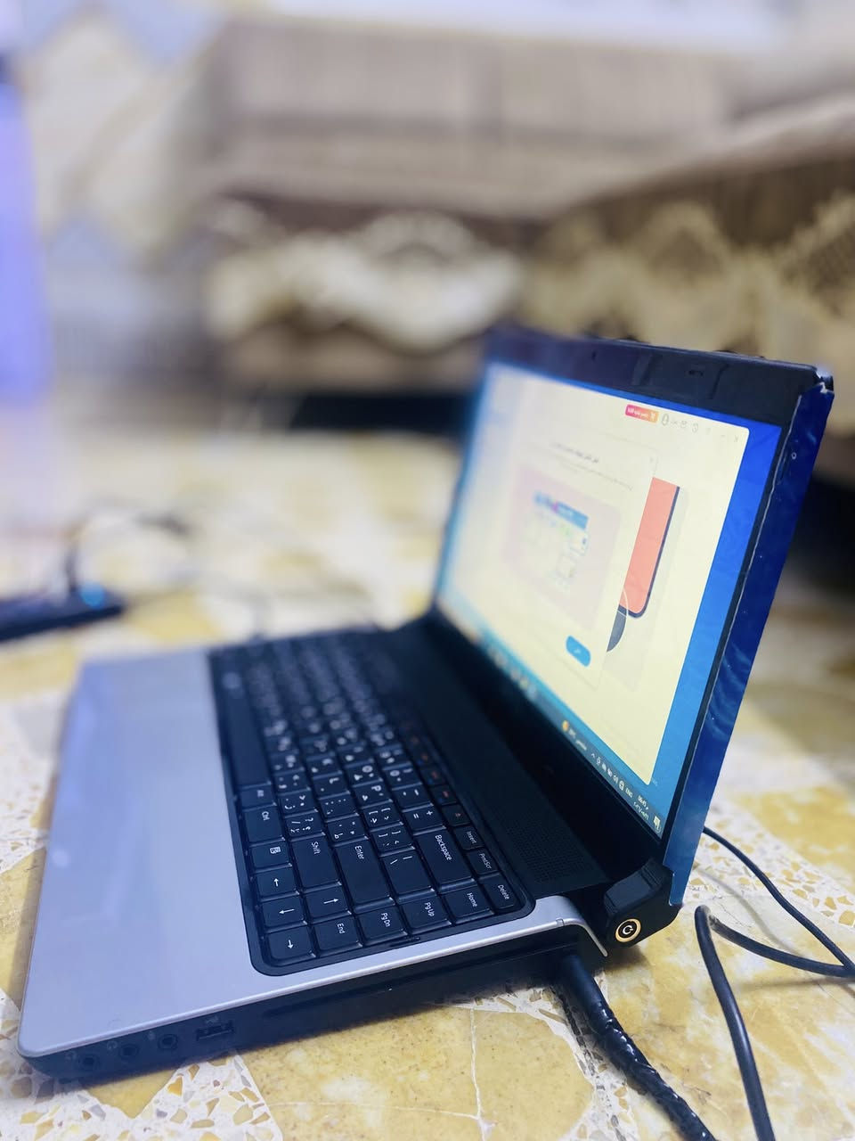 سلام عليكم لابتوب Dell للبيع او مراوس  بس صوت ما بيها كامله شاحنتها اصليه وندوز 10 السعر100 وبيها مجال وقمي ***********واتساب مكاني بغداد جسر ديالى السهرون
