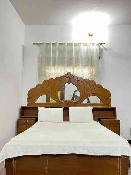 غرفه صاج تفصال نظيفه للبيع،،، 
بسعر مناسب ٣٥٠ ،،، 
البصرة الموفقية،،، 
***********
