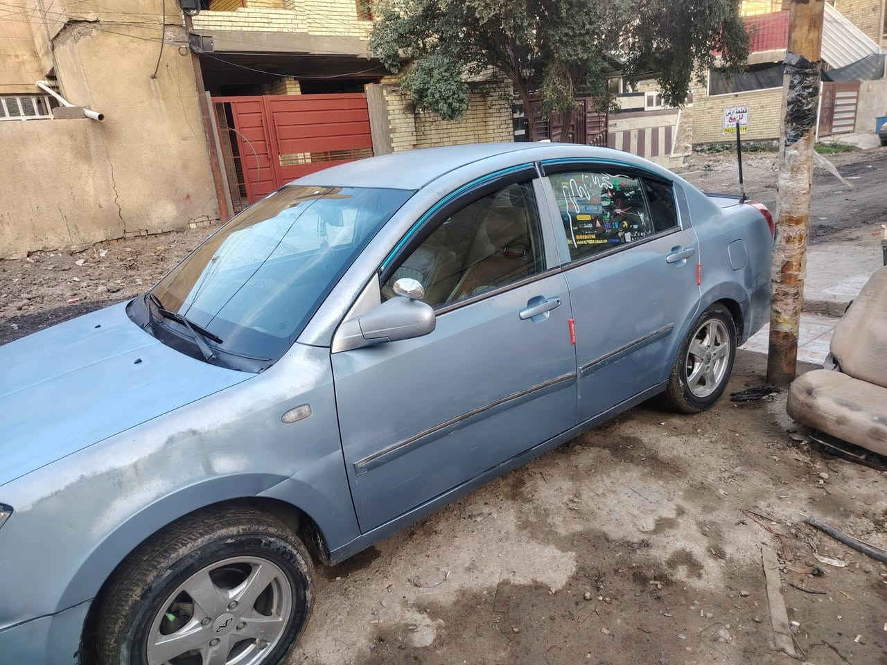 للبيع شيري اي فايف مكينه بلادي سياره كلها بلاديه لا صبغ ولا ضربه بيه طخه بجنطه خفيفه مكينه بيها نضوح من جبنه قليل شاشه جبيره كامره حساسات رقم بغداد دولي بسمي تحويل ثاني يوم سعره ٣٧ وبيه مجال مكاني بغداد تاجيات اتصل وتدلل ***********
