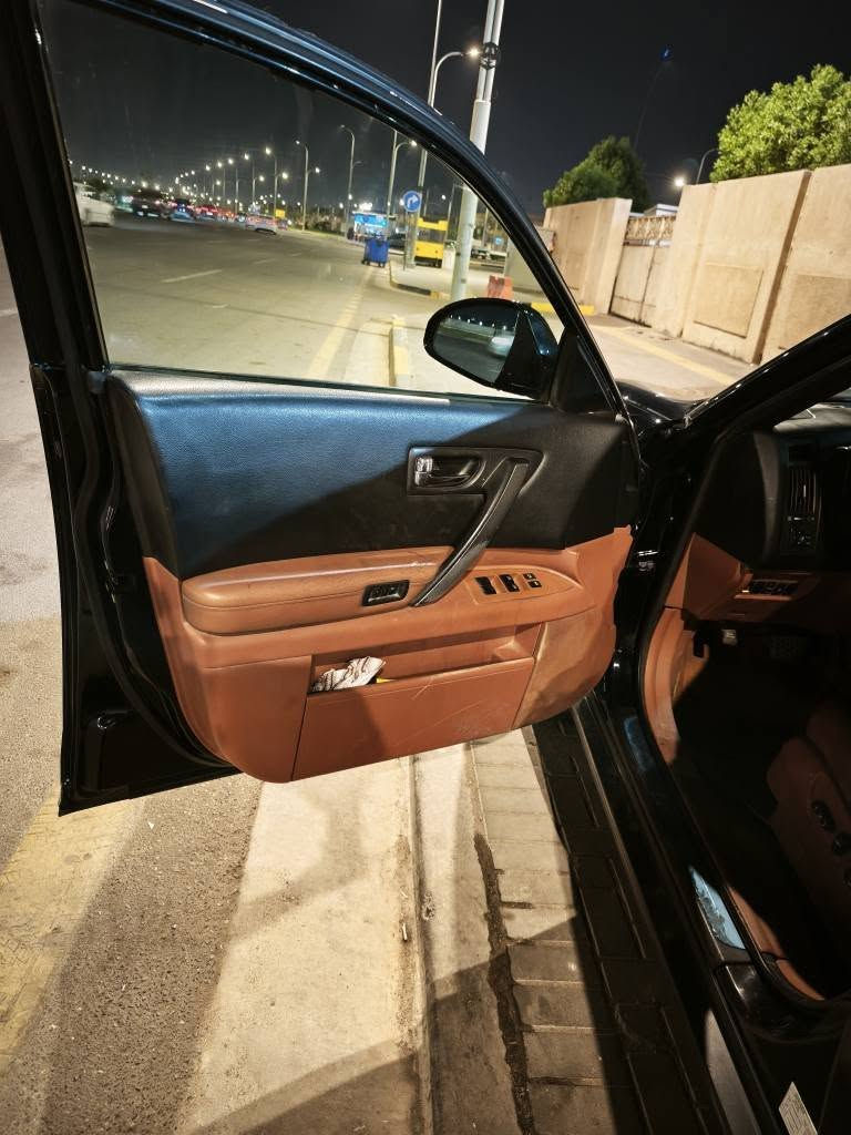 انفنتي fx35 مديل 2008 خليجي 
مبدل بيه جاملغ امامي بدون ضرر داخلي على صبغ الوكاله 
مكينه حلوة كير جديد بعده بضمان شرط الفحص
سنويه لل٢٧ وراعيه موجود 
داخليه اسود مشمشي 
كراسي كهرباء تدفئه خزن ميموري 
سنتر لوك 
صندوك شفط 
تبريد قطعتين 
حساسات امامي خلفي
فتحت سقف
كامره خلفيه
مري كهرباء 
تحكمات ستيرن 
مثبت سرعه 
حداده صدر امامي خلفي جديد
فلنجات جدد
تايرات جدد
راديتر جديد
البدي الخارجي بي ملاحظات وجراد 
بيعه مستعجل ب٨٠ وبيه مجال مكان السياره بصره
تواصل (***********) الخضير, المثنى
