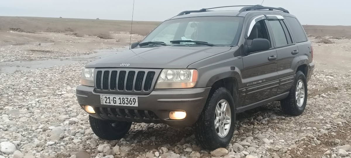 جیب موديل ٢٠٠٠ محرك ٨
صدر و باتري و تايرات و بلاكات و نوزل و تبريد و تدفئه كلها جديد
كشن كهربائي و سلايد و محرك و كير خيرمن الله 
بنزين و غاز ١٢٠ لتر
سنوية و رقم جديد بسمي 
بدون صبغ ماعدها ربع جامرلغ جلاتين امريكا
لايت زينون
سعر ٧٧ وبيها مجال
***********
مکاني کرکوک
