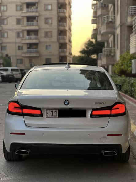 السلام عليكم 💐
BMW 530i  
موديل 2023 كفالة عامة من الحادث والصبغ والبارد والشخط - على وضع الوكالة ( رقم بغداد بأسمي )
السيارة استخدام شخصي وجديدة جداً 
—————————————————-
فتحة 
بصمة 
داتاشو 
تشغيل عن بعد 
جنطة كهرباء 
كراسي كهرباء 
انظمة قيادة مختلفة 
خزن ميموري 
مرايا شفط+ قلاب 
حساسات امامية + خلفية 
رادارات ٣٦٠ درجة 🎥
نقطه عمياء 
كار بلي وايرليس 
سستم صوت harmon/kardon🎧
انارة داخلية متغيرة 
شاشة ديجيتال 
لايتات داينميك 
ستيرن كهرباء 
ماشية 22 الف ميل 
السيارة بعد بيها مواصفات وهاي ابرزها 
شباب السيارة شادلهة  تخم تاير run flat ماركة goodyear الالمانية 
كارفكس السيارة صاحبها مبلغ شركة التأمين بوجود سيول بالمنطقة فقط 
السيارة من امريكا run and drive 
باتري الشركة بعده بيهة 
مفحوصة السيارة يم البطل مهندس صفاء بدون اي مسج / صفر مسج بعده ع الوكالة السيارة . والي يحب صور امريكا والتقارير والسونار كلها موجودة 
شباب السيارة تراي ونعومة زيرو 
اسف للاطالة 🌺
مكان السيارة بغداد / حي الجامعة 
للاستفسار 
 ***********📞
سعر السيارة. 378$ وبيها مجال
