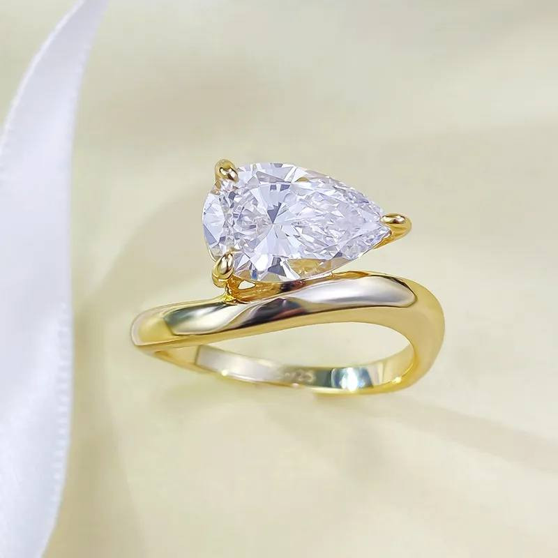 💍 خاتم خطوبة نسائي فاخر
خاتم أنيق مصنوع من فضة عيار 925 مطلي بذهب عيار 18
مرصع بحجر مويسانيت لامع جداً يشبه الألماس 💎

✔ الخاتم جديد وليس مستخدم
✔ مرفق مع شهادة فحص GRA (Gemological Research Association)
✔ تصميم راقٍ مناسب للخطوبة والهدايا

الس.. عر: (100)
للتواصل على الخاص.


**إذا كنت صاحب هذا الإعلان وتريد حذفه لأي سبب، رجاءا أرسل رسالة إلى الدعم الفني**