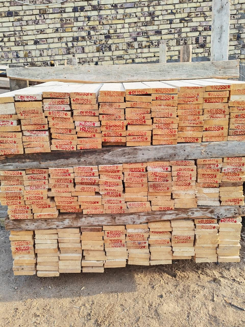 قالب خشب نظيف عدد 7 مكعبات ونص.
المكان بابل. الاستفسار  ***********
