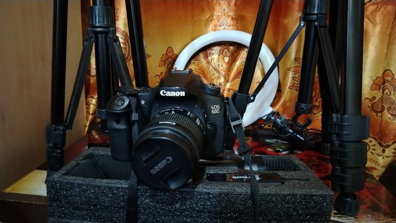 بيع كانون نيكون
كلش نضيفه مابيه اي عيب جديده
لك
مع ستاند  عدد 2 الطول مترين اصلي
 موضح بصوره

مع مايك خارجي
مع جنطه كامله
مع شاحنه وبطاريه جديده
مع اله تصوير اضائه
مع مايك اصلي وجهاز لقط
الصوت
كلشي موضح بصوره

الخاص موجود الي يدفع سعر يدخل خاص حياكم
الله
العنوان صلاح الدين  تكريت


**إذا كنت صاحب هذا الإعلان وتريد حذفه لأي سبب، رجاءا أرسل رسالة إلى الدعم الفني**