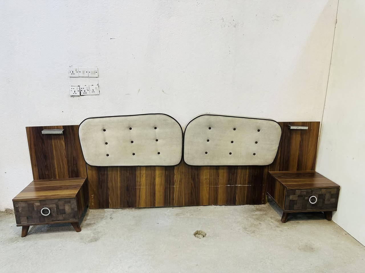 غرفه تركي مستخدمه
غرفه 5 قطع نضافه مثل صور✨💎
غرفه ماركه خشب 🪵 ثكيل 😍
غرفه ول توصيل وشد400 ✔️


**إذا كنت صاحب هذا الإعلان وتريد حذفه لأي سبب، رجاءا أرسل رسالة إلى الدعم الفني**