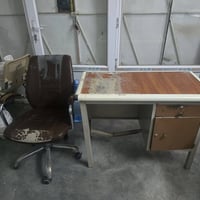 ميز حديد • ٤٥×٩٠سم • حي الطين