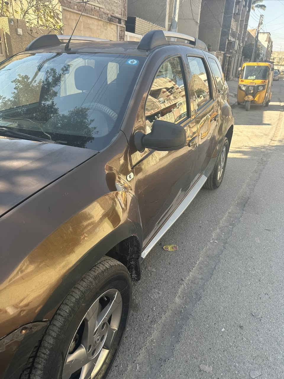 السلام عليكم 
 📌 للبيع | رينو داستر 2014

 • الموديل: 2014
 • اللون: جوزي
 • المشي: 200 ألف كم
 • المحرك: 2000 , 4 سلندر 
 • الكير : أوتوماتيك

 • تحكم كهربائي بالمرايات
 • شاشة وسطية تدعم كاربلاي
 • كاميرا أمامية (داش كام)
 • كاميرا خلفية للبارك
 • السنوية مجددة لغاية 2029
 • اللوحات جديدة (بغداد)
 • السيارة باسمي، تحويل فوري
• السيارة نظيفة ومرتبة ومابيها نقص بس اكو ملاحظات بالبدي

📍 المكان: بغداد - الشعب
📞 للتواصل : ***********
متوفر واتساب

💰 السعر المطلوب: 68 ورقة (وبيه مجال حگ الجية)
