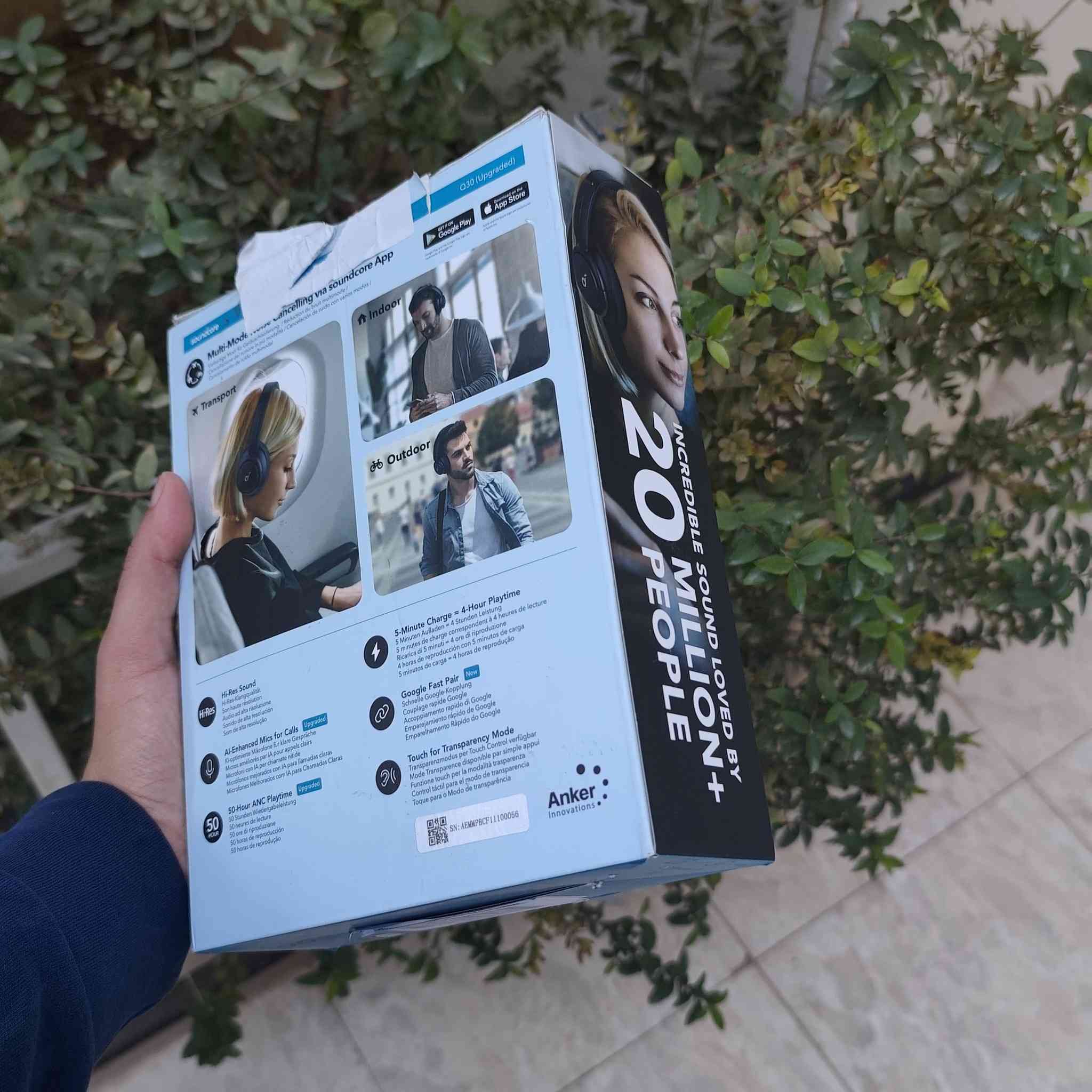 Anker Soundcore Life Q30 
(الصور خاصة بالسماعة اني مصورهن)
سماعة انكر اصلية
لون نيلي مميز
جديدة غير مستعملة واصلية
سماعة راقية واصلية 
إلغاء الضوضاء: تعتمد على ميكروفونات مزدوجة للكشف عن الضوضاء الخارجية وتصفيتها.
جودة الصوت: معتمدة لصوت عالي الدقة (Hi-Res Audio) بفضل مشغلات (Drivers) بحجم 40 ملم توفر صوتاً نقياً وباس قوياً.
البطارية: توفر وقتاً طويلاً للتشغيل يصل إلى 50 ساعة عند تفعيل خاصية إلغاء الضوضاء (ANC) وحتى 80 ساعة عند إيقافها.
الشحن السريع: شحن لمدة 10 دقائق يمنحك حوالي 4 ساعات من الاستماع.
ميزات إضافية: تدعم وضع الشفافية (Transparency Mode)، وخاصية الاقتران السريع من جوجل (Google Fast Pair)، وإمكانية تخصيص الصوت عبر تطبيق Soundcore. 
متوفر توصيل لكل العراق 🇮🇶


**إذا كنت صاحب هذا الإعلان وتريد حذفه لأي سبب، رجاءا أرسل رسالة إلى الدعم الفني**