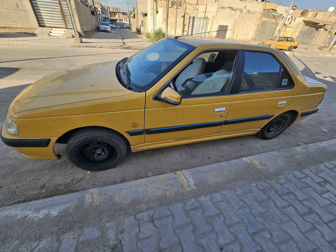 بيجو بارص ١٥ رقم بغداد
مالكها ديوانية بيها نواقص بسيطه 
تخم تاير جديد حداديه ٧٠ %١٠٠ 
نقصها كمبريسر تبريد وبور ستيرن 
مراوس بسايبا  موديل ١٥ .١٦ 
***********
