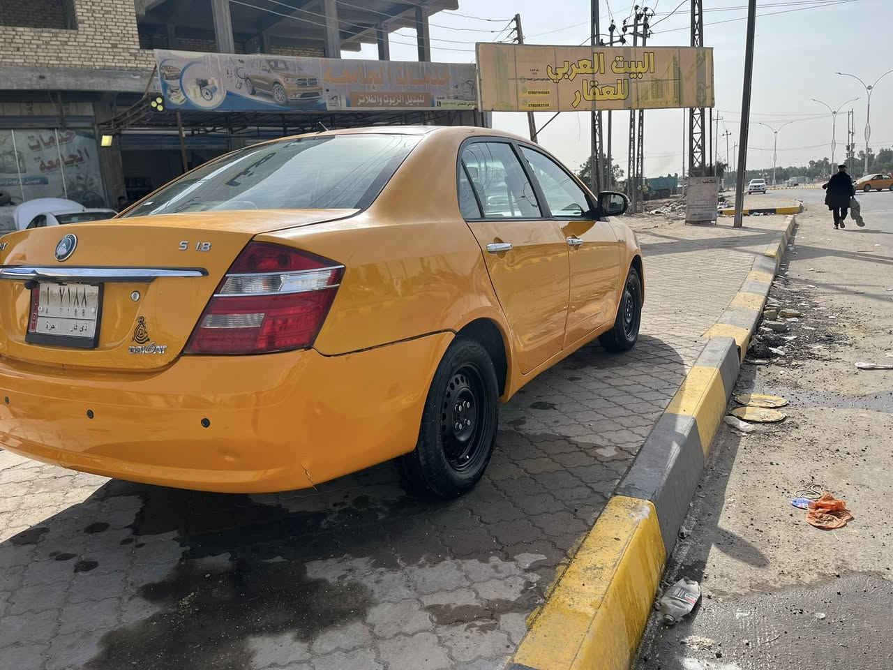 سلام عليكم
جلي موبل للبيع 2013 

كير ومكينه كورله نحله 1800 

حداديه وتايرات كامله وتبريد عوزه بس غاز منظومه كامله مالته 

سياره عوزه ترتيبات بسيطه ما فارغ لان شغلي يحكم كامره وشاشه ومنظومه زنون كامله 
سعره 55 وبيه مجال 
وعدي وكاله عامه ومصفره هيئه وغرامات 

***********
