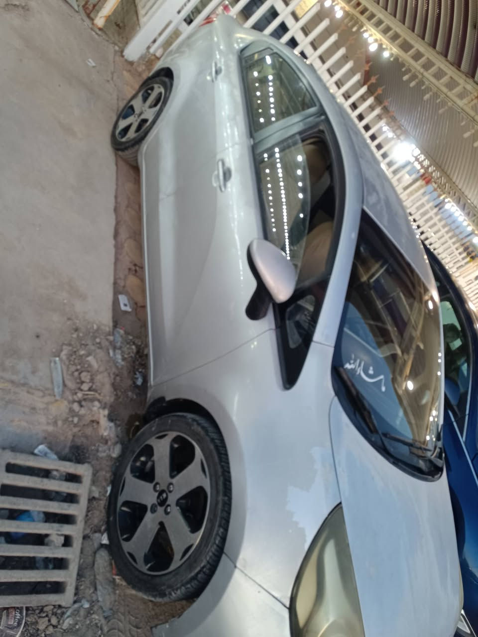 كيا ريو ٢٠١٥ محرك ١٦٠٠ رقم نجف سياره بيها جراد وصبغ حزام سعرها ٧٨ وبيها مجال جدآ قليل كير ومحرك جدد وعليها غرامات ٤ اوارق تنزل من سعرها مباشرة للتفاصيل الاتصال فقط ***********
