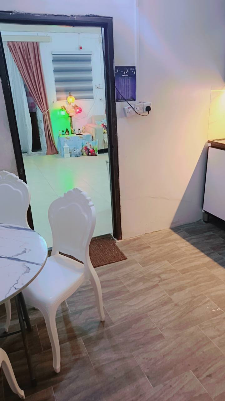 شقه فرنسيه لبيع في الموفقية قرب شارع بغداد
الاستفسار على الرقم
(***********)
وبي واتساب
