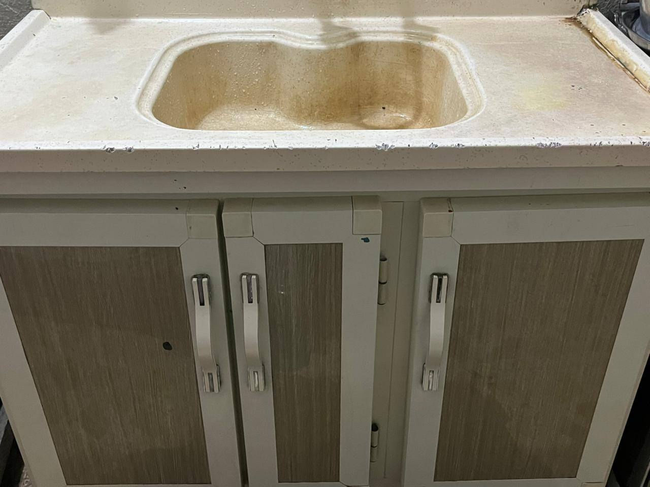 كاونتر مطبخ المنيوم. بيبانه مبطنه من الداخل قوي. هوا وياه سنكي ابو المرمر.. ثنيناتهم.
السعر: 350الف
المكان:النجف الاشرف. حي الرضويه.
للاستفسار :***********
@الجميع
