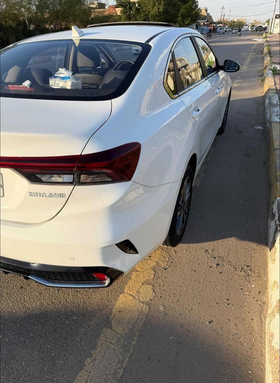 السلام عليكم 
للبيع K3 لون ابيض2024  
رقم اربيل 
ماشية 29 الف 
مكفولة من البارد والصبغ والتبديل 
فول مواصفات السيارة 
بصمة 
فتحة 
مريات كهرباء 
كشنات جلد
عدادات ديجتال
4وضعيات قيادة
هاند بريك كهرباء
تبريد لمس
مكان السيارة بغداد
السعر 141 وبيها مجال 
للاستفسار ***********
