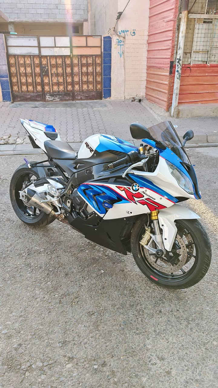 للبيع bmw s1000rr 2016 وارد امريكي محرك كير مكفول ماشيه الف35  رقم بغداد بسمي تحويل ثاني يوم مكان كركوك وتساب ***********
