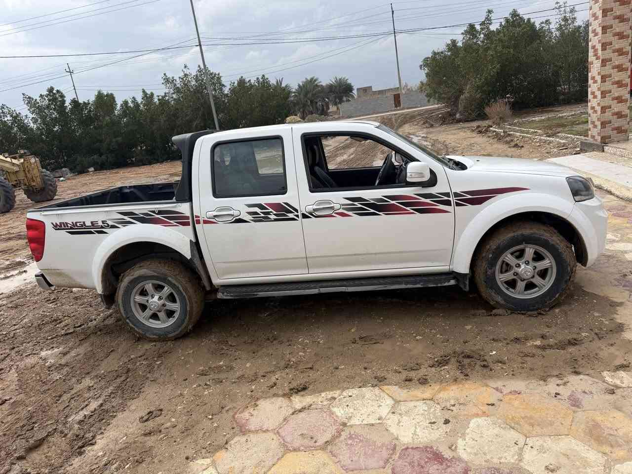 السلام عليكم كريت 2024 ماشيه 58الف مكفوله كفاله عامه  من عده شويه بارب بلباب العبري مضه رقم قادسيه مكان الديوانيه السعر 127 وبيه مجال ***********
