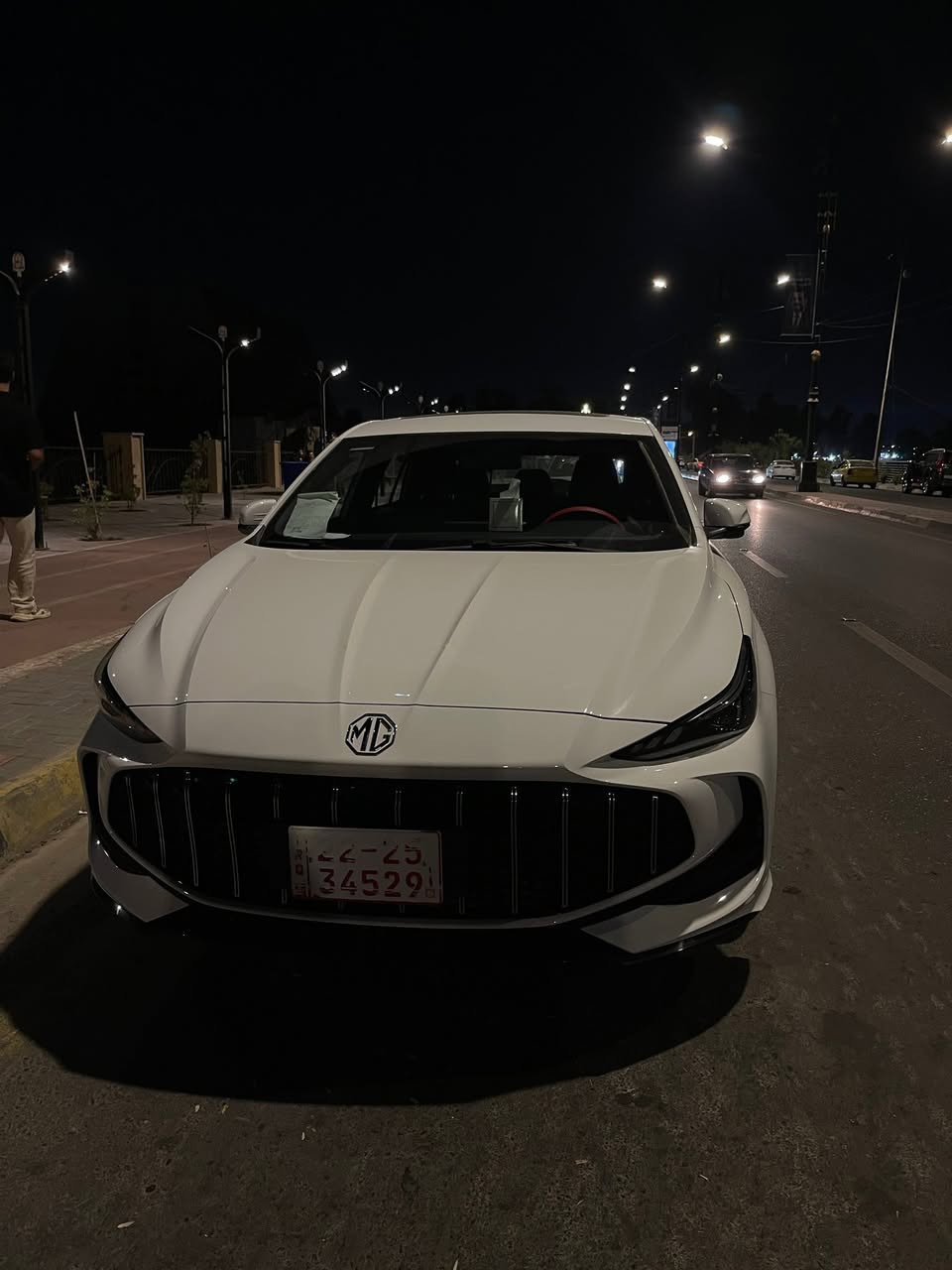 البيع Mg gt 2025موديل 

السيارة بأسمي ثاني يوم تحويل رقم وهزه وسنوية جديد 
محرك 1.5 تنفس طبيعي
فول مواصفات
- فتحة سقف
- ﻿﻿4 كامرات
- ﻿﻿اوتو هولد
- ﻿﻿بصمة دخول
- ﻿﻿هاند بريك دكمة
- ﻿﻿كشنات جلد
- ﻿﻿تبريد قطعتين -
black edition اضافات -
ماشية 16800 وقابل للزيادة
السيارة نظيفة جداً بحالة الزيرو
بيها فقط ملاحظة رصعتين بلبوند بلتحميل صارت 
عنوان /موصل /حي الكندي 
الاتصال فقط على الرقم او واتساب على الماسنجر ماجاوب وشكراً 
***********
السعر 120 دفتر وعشرين ورقة وبيها مجال
