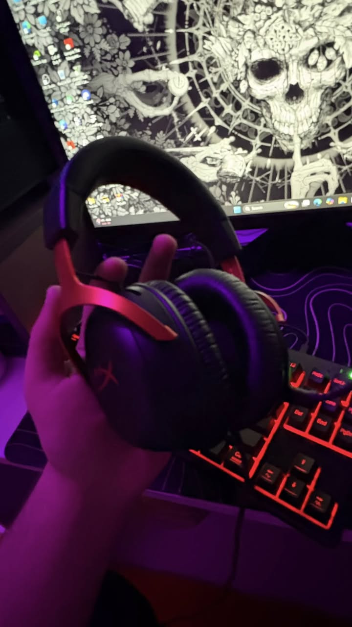 سلام عليكم تجميعه جديده للبيع
نضيفه كلش 
المواصفات : 
CPU : intel core i5 14400F 
GPU : Msi RTX 5060
M.B : Asus h610 
Ram : 8x2 ** 16 RGB DDR4 
M.2 : 2T 
PS : 650w 
Cooler : مائي thermattack 3fan 
Case : dark flash 

بل اضافه الى شاشه 
المواصفات :
Msi 27 inch 200hz ips 🖥️

كراتين القطع كلها متوفره ✅
وعندي ماوس وكيبورد وسماعه ويوبي اس وكرسي كيمنك و ويب كام 2k و سبيكرات لوجتك 

تحب تاخذ بس شاشه وكيس او السيت اب كامل كلشي وسعره نورني بل خاص ولحد يكسر بل سعر ❤️

واتساب : ***********

عنواني بغداد الغدير 📍
