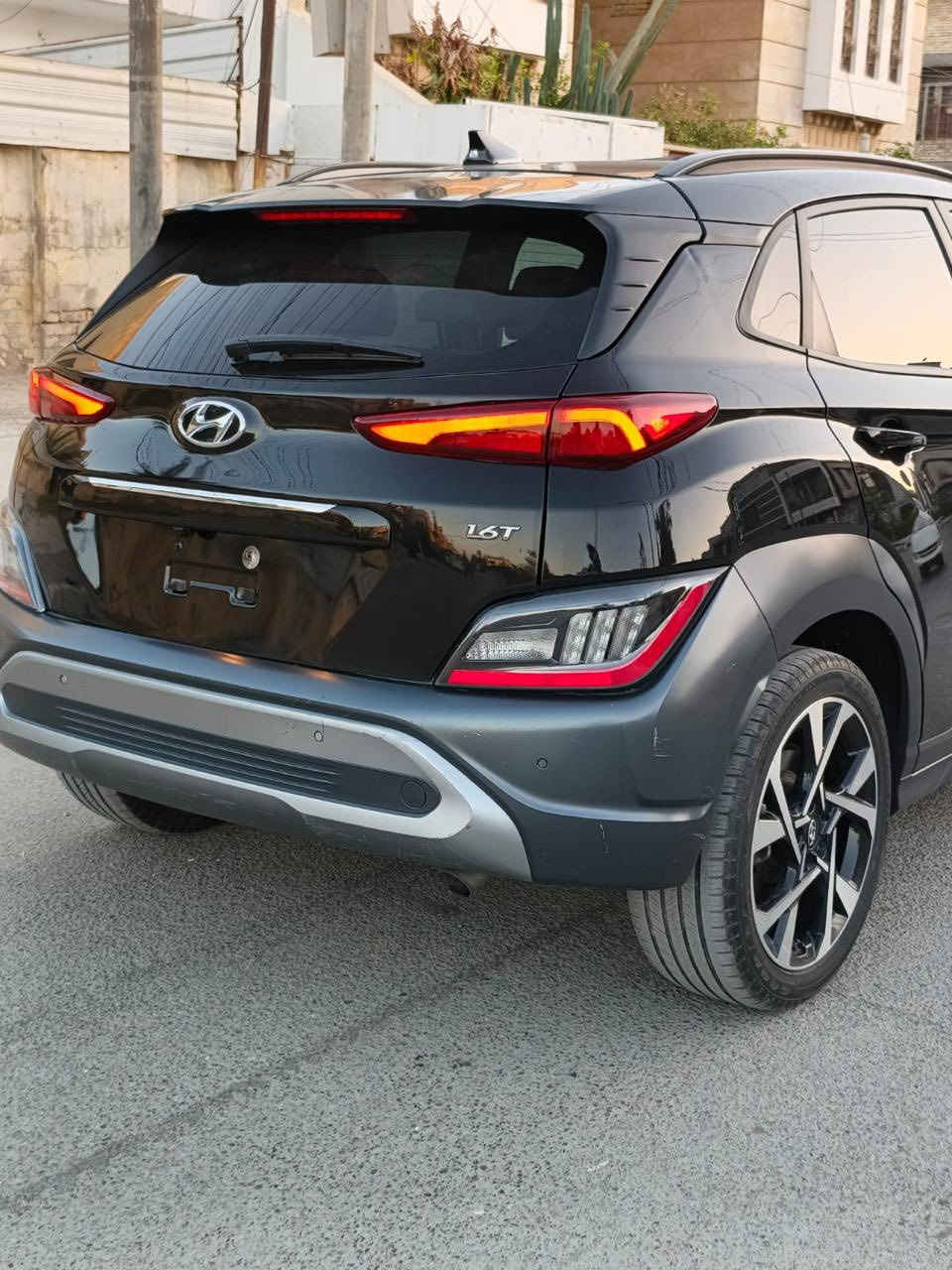 السلام عليكم اخوان —للبيع فقط —
هونداي-كونا-🚗
موديل -2023-
اللون -اسود -
حالة السيارة جيده جداً 
المنشأ-امريكي 🇺🇸
مرقمه وطابكه والسيارة ع ممشى امريكا -34-الف مايل-
الحادث جاملغ خلفي وقليل جداً من صندوك الخلفي -
صور الحادث مرفقه مع المنشور —
السيارة  اني المستورد ورقمه بغداد بأسمي-تحويل مباشر-
بالنسبه للمواصفات كثيرة ميحتاج اذكره—1/1-فول اعلا فئه
من سلايد 
داخل ابيض 
نقطه عمياء —-الى اخره 
مكينة السيارة 1600توربو -TOURBO
اخوان كلشي ذاكر ب منشور الي تعجبه السيارة يتصل اني بالخدمه —مكان السيارة بغداد -الجادرية-
بلنسبه لسعر السيارة -148-ورقه فقط سيارة مرقمه بغداد 
*********** رقم الهاتف -
