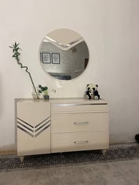 ميز مراية • أثاث