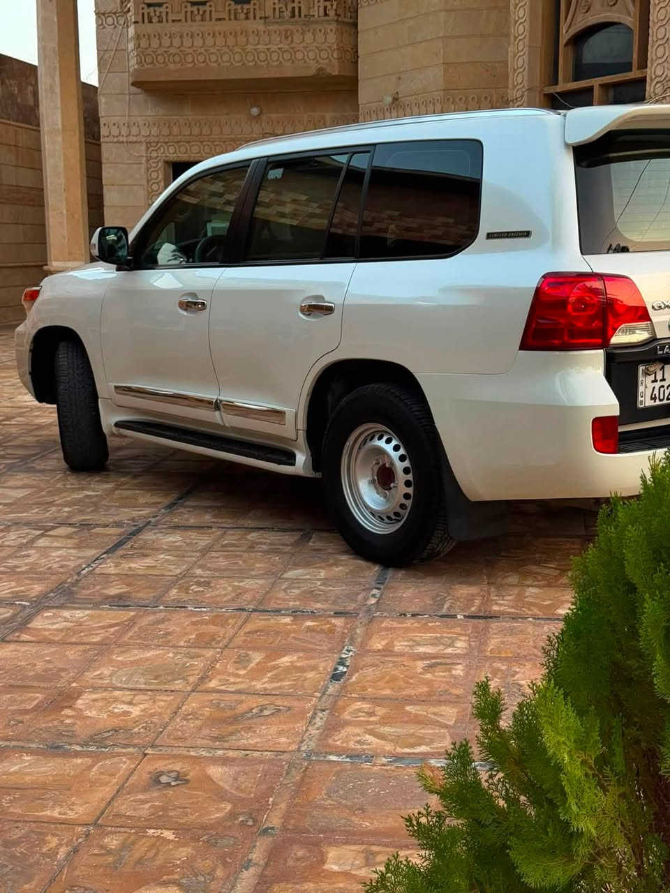 موديل 2014 كلين جديده لوك السياره للبيع  السعر37000$المو شراي يعبر المنشور ب كلمه طيبه نفسه قطري بلادي
‭***********‬
