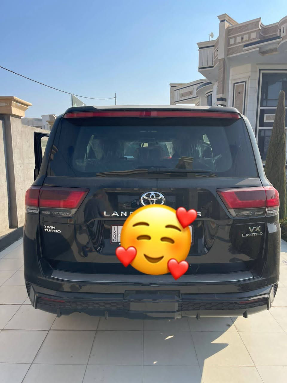 سلام عليكم 
لاندكروز موديل 2024 فول VX
مكفولة كفالة عامة من كلشي 
6 سلندر توين تيربو 
مواصفات السياره 
ماشيه 21 الف حقيقي 
فتحة سقف 
جنطة كهرباء 
كراسي جلد 
كراسي كهرباء 
شاشات تطبيق اصل 
3 شاشات 
كراسي تدفئة 
كراسي تبريد 
لايت زنون 3 عدسات 
كشاف لايت 
زراك لايت 
3 قطع تبريد 
جامات تصعد وتنزل كهرباء اوتو 
مري كهرباء وشفط 
نضام SPORT
نضام OTOhold
نضام صعود الجبال 
نضام المنحدرات 
داخل جلد بيجي 
بك لايت LED 
كامرات خلفية وامامية 
حساسات أمامية 
حساسات خلفيه 
سياره جديدة حيل سعرها معقول بلعافيه ع الياخذها 

مكان السيارة بغداد 
رقم صاحب السيارة 
***********

السعر :: اطلبه بالتعليقات يصلك خاص 📩

#ادارة_الصفحه ⚡

ملاحظه / 🔴
مدير الصفحه غير مسؤول عن بيع وشراء واصوليات السياره نحن صفحه لعرض السيارات فقط.
