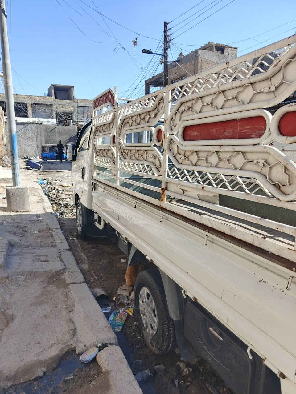 سلام عليكم كيا 14 مسكر مجول رقم بصره مكفوله مكان السياره بصره السعر ٩٥ رقم الهاتف ***********
