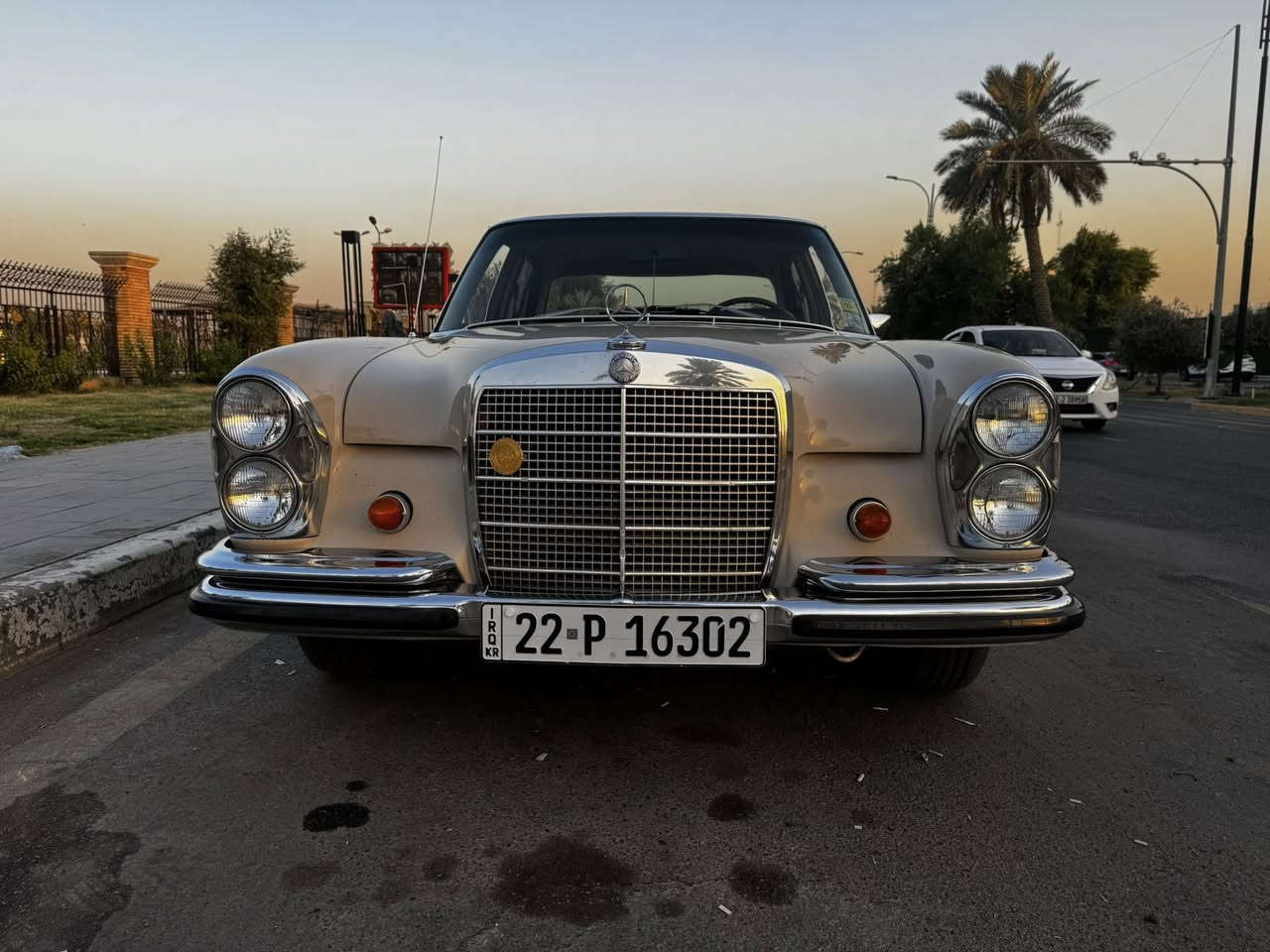 السلام عليكم ماريدس موديل 1969 مكينه 6 280 SE قبق ابيض كير اوتو اربع نمر باب قصير تبريد شغال تخم تاير راديتر جديده منضومة بانزين وحتراق كله جديد سبيرهة منازل جكهة ممستخد سياره جاهزه من كلشي سونار مرفق بلصور السياره بسمي مكان السياره بغداد رقم الهاتف ***********
