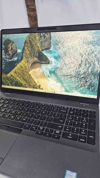 لابتوب دل i7 الجيل التاسع
السعر : 400 الف 
Brand:Dell
Model:Latitude 5501
Processor: CORE I7-9850H(جيل التاسع H)
Hard Drive:256GB NVMe SSD
RAM:16GB DDR4 الرام
Graphics:Intel UHD Graphics 630 كرت الشاشة
Screen Size:15.6"
Screen Resolution:1920X1080
Touchscreen:No
Webcam:Yes
Ethernet:Yes
Wireless:Yes
Power Adapter:Yes
العنوان : البصرة قضاء المدينة
*********** القرنة
