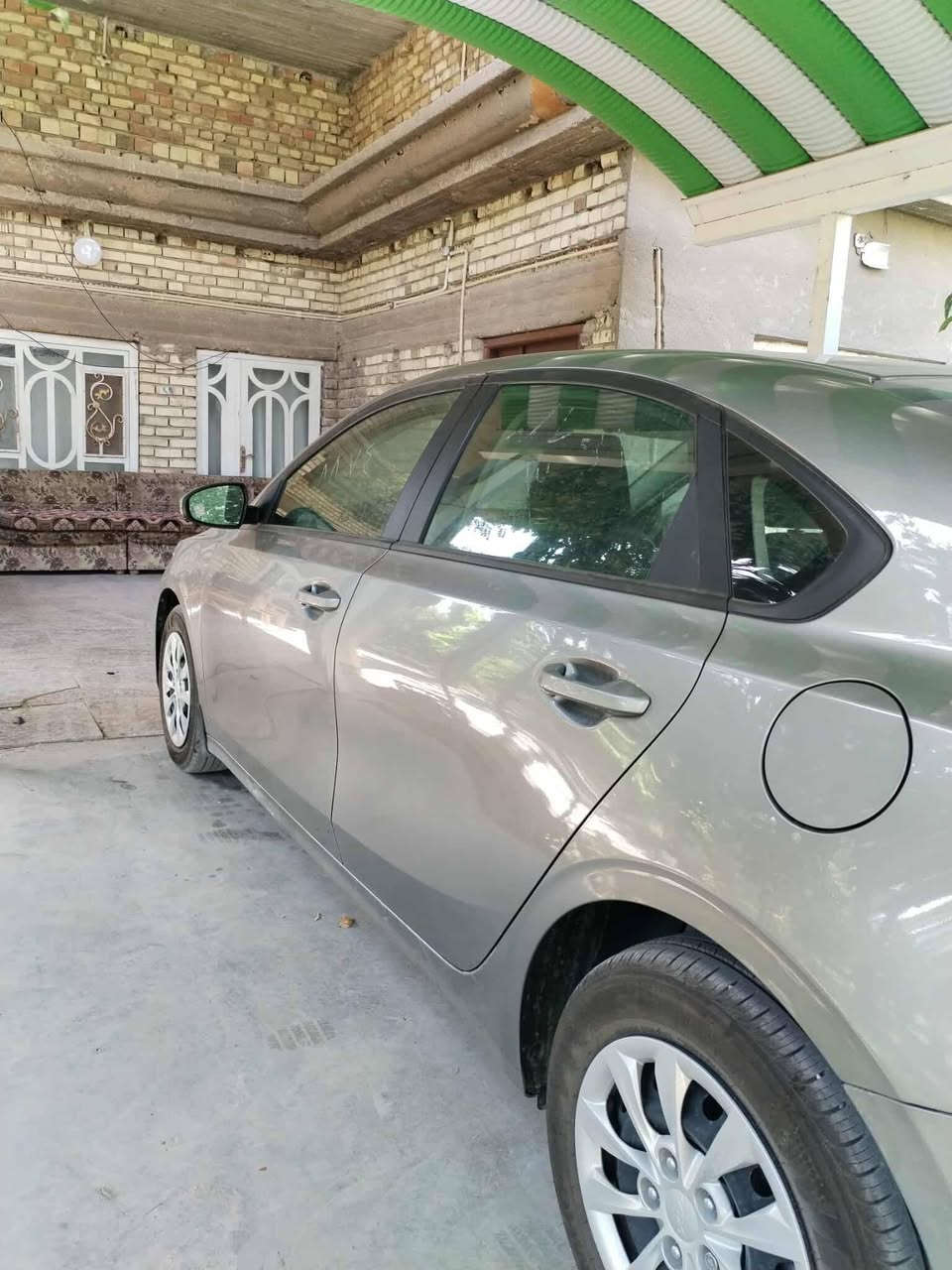 فورتي 24 ماشيه 14 ألف بدون رقم وبدون إرباك دخول جديد بسمي بدون رقم السياره حادثها بارد داير الچاملغ وشويه بالباب الخلفي فقط
‏‪0772 944 2271‬‏
