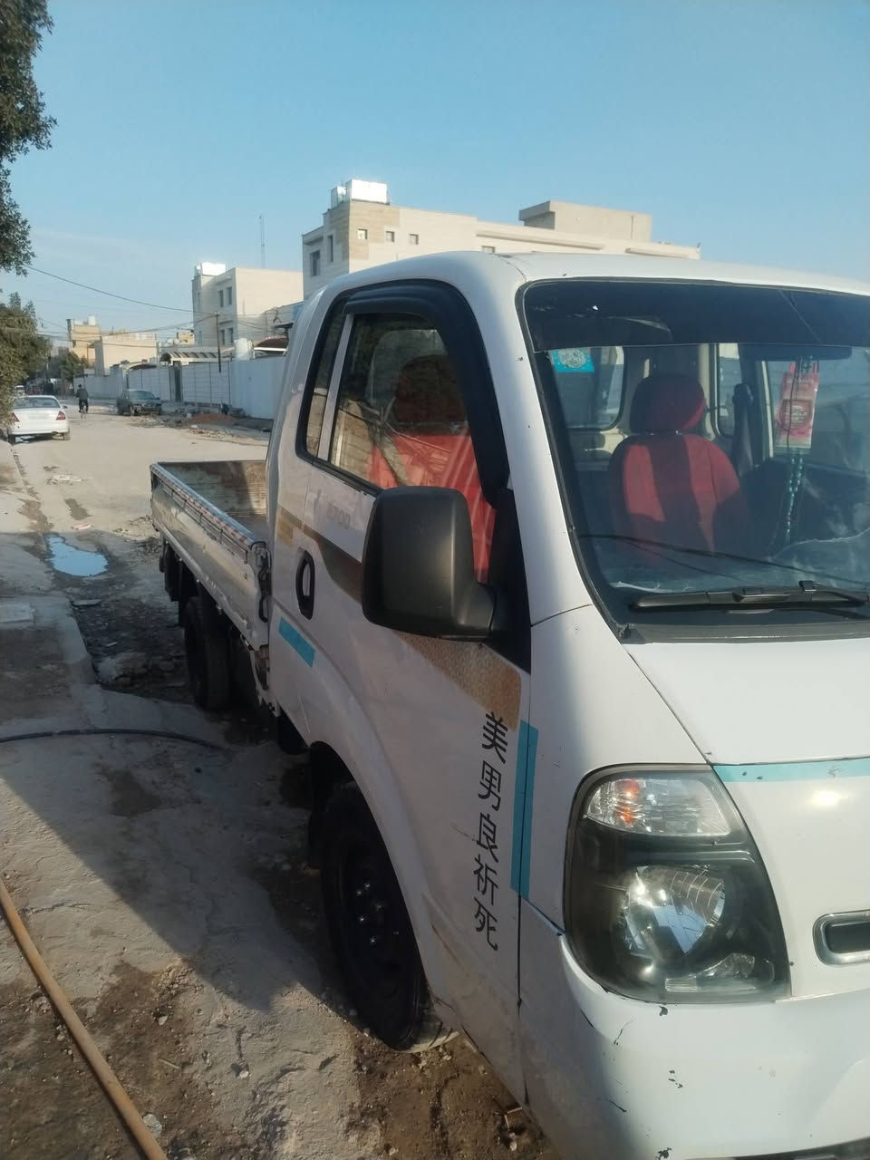 السلام عليكم للبيع مديل 13 مكينه 2700 السيارة بلاديه بدون صبغ بدون ضربه مكينه جديده تبريد شغال السعر 100 وبيها مجال قليل ***********
