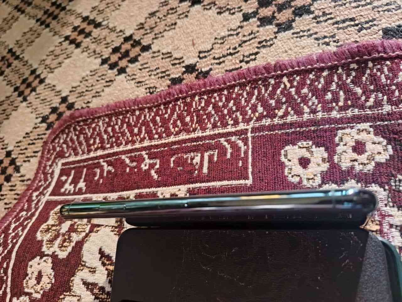 ايفون 11برو ماكس ذاكره 256 بطاريه 100 مبدله وكاله التلفون نضيف شحنه زين ميصرف كله شغال  السعر 350 وبي مجال ***********
