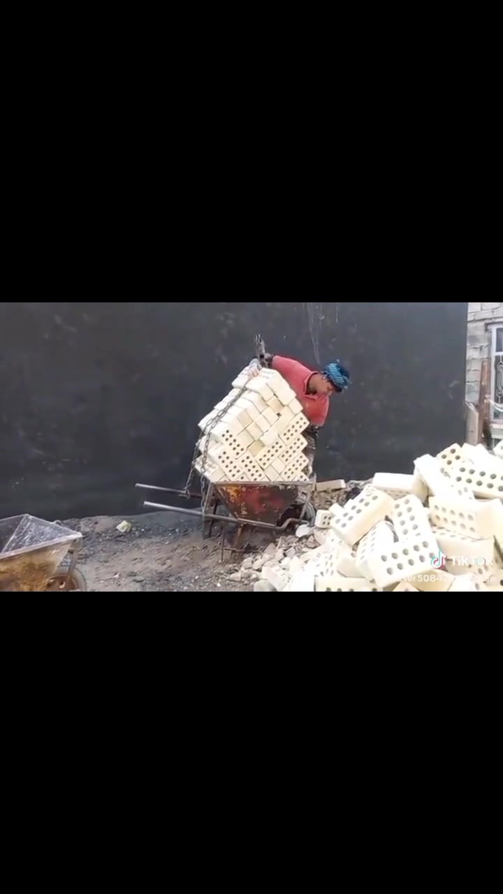 السلام عليكم
ونج بانزين (نحاله)
 مستعدون للتصعيد وتنزيل كافه مواد البناء في كل محافظات طابوك رمل سمنت شتايكر فرمستان فرشي تراب جص مرمر كاشي بورسلين بلاك زميج سيراميك من طابق اول اله طابق العاشر بسعار مناسبه مبايل ***********بي واتساب ***********والله يرزق الجميع اخوكم ابو كاظم
