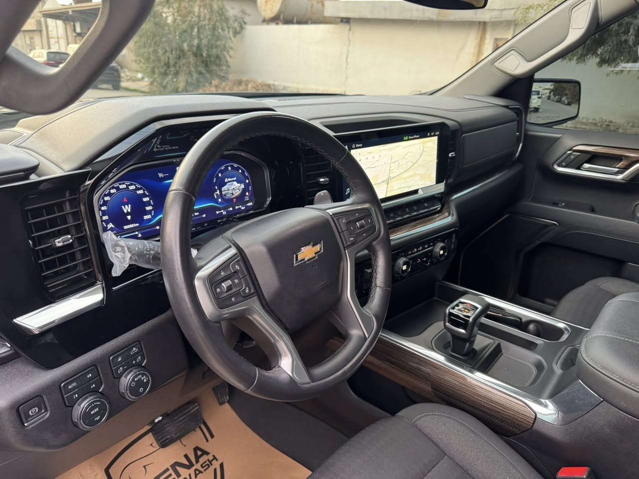 Chevrolet silvrado 2023 z71
شوفرليت سلفرادو مواصفات lt z71 Texas education 
ضرر : قطعه واحد
محرك 8 سلندر 5.3
ماشيه 30 الف مايل
شاحن لاسلكي
ابل كاربلي
دبل اكسل 4*4
شاشه كبيره
اربع كاميرات 360
دبل اكزوز
باب خلفي كهربائي
تشغيل عن بعد
رادار امامي  خلفي
حساس دعاميه
نقطه عمياء بالمرايه
كشن واستيرن هيتر
بعد بيه هوايه مواصفات
رقم كاتي تترقم شمالي
بيها قطعه واحد صبغ بدون دواخل ايرباك استيرن سستم واباقي بدون شخط بدون تعديل
مكان سياره اربيل 
***********واتساب
سعر 368$
