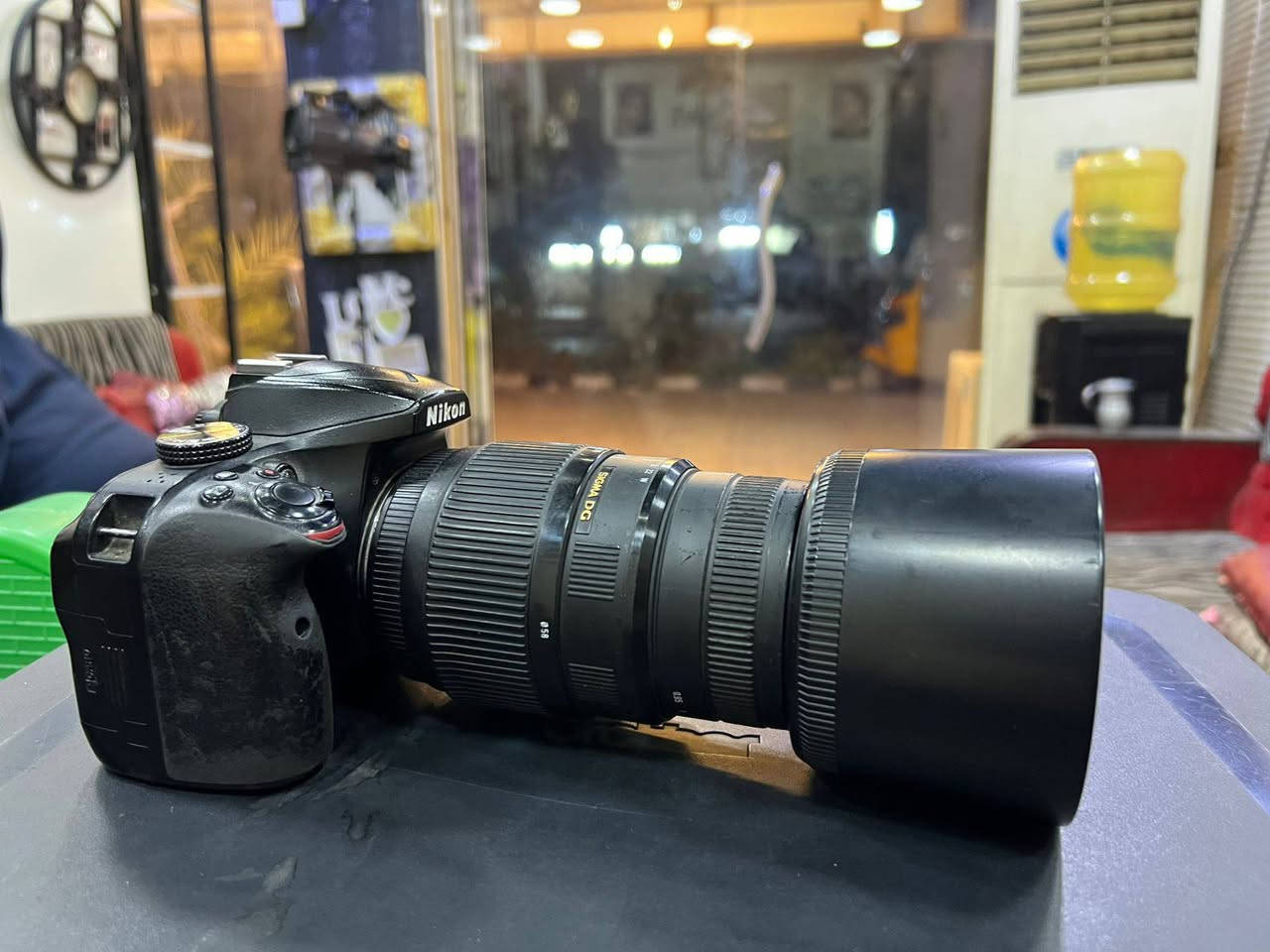 للبيع كامره نيكون D3400وياه شاحنه وبطاريه فقط كامره حلو صورته وزوم رياضي السعر 225 الرقم للتواصل ***********
