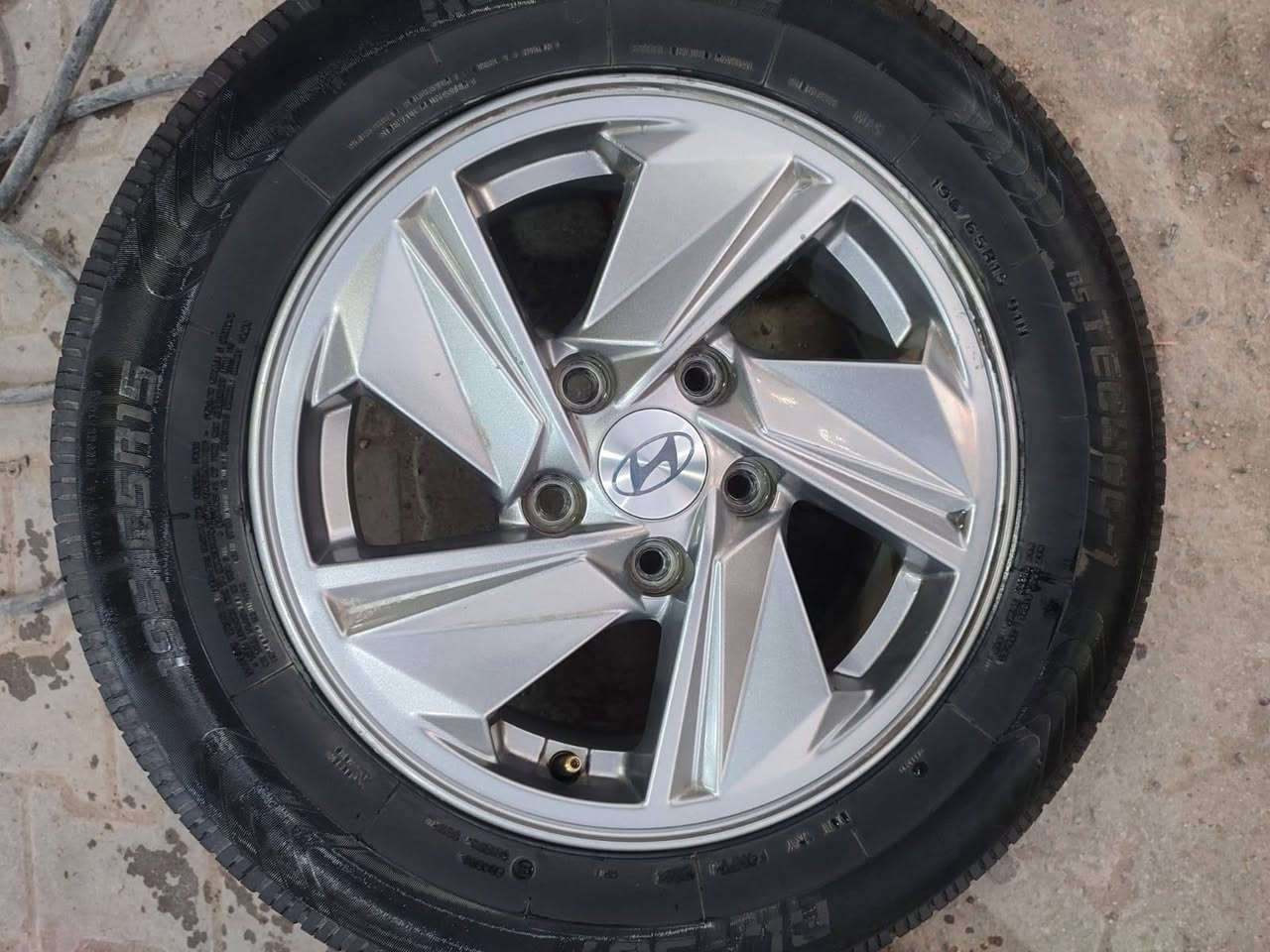 السلام عليكم
ويل كب حجم 195/65/15 هونداي انتاج 2024 ابو الختم + تخم تاير زوج بزوج نضافه , 90٪ السعر 300 مكاني النجف مكتب الرشيد 
***********
