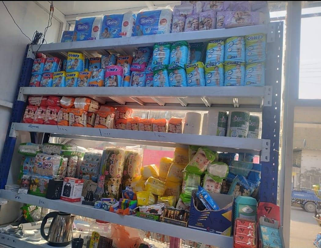 محل للبيع في النجف حي المعلمين
محل متكامل+ مخزن على شارع 
ايجارة الشهر 300 من ضمن المولدة 
متكون من اربع عارضات+ اربع مجمدات 
السعر خاص مراسلة صاحب المحل (***********)
