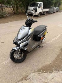 دراجه شحن نوع His مواصفات دراجه بطاريات ٦ كبار شاشه عرض اعطال نضام abs...