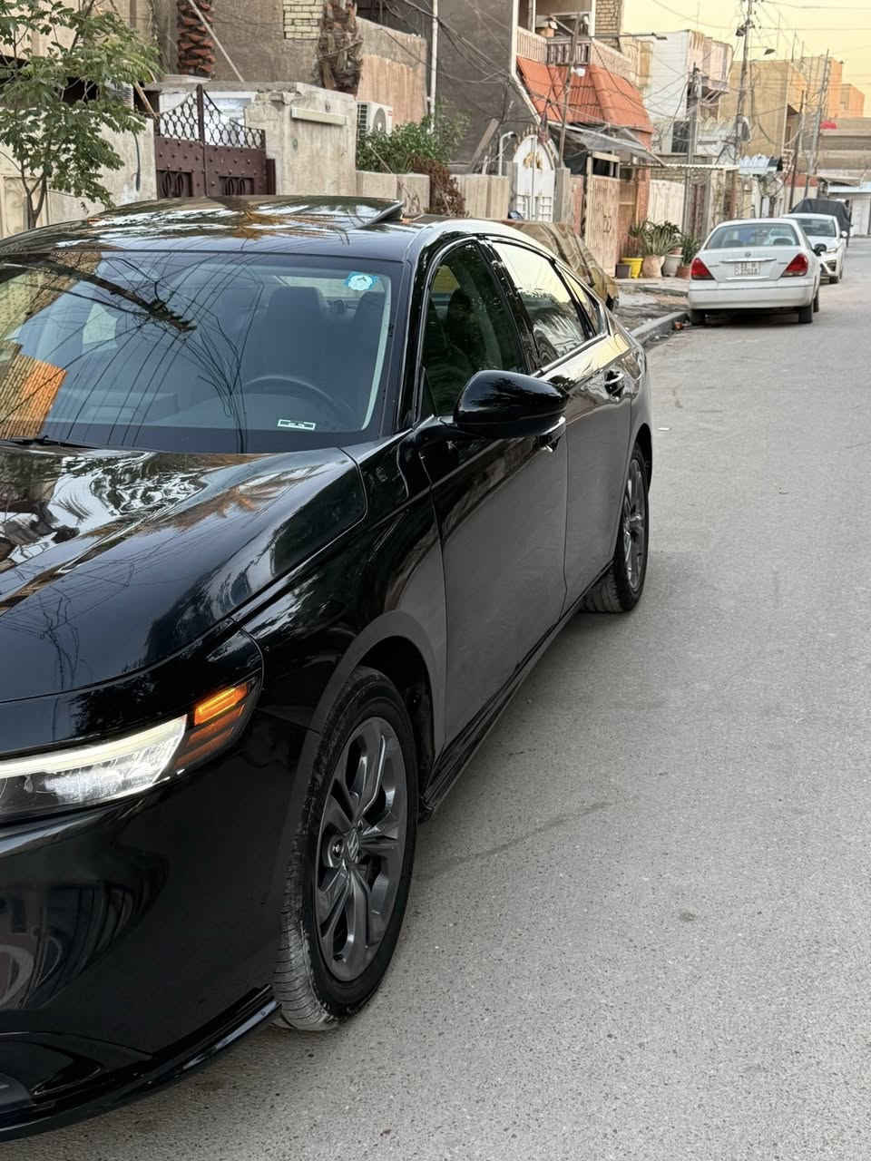 هوندا اكورد 2024 xle
السيارة ماشية 13
• مكينة 2000 هايبرد تنفس طبيعي
• شفتات ستيرن 
• شاشة كبيرة
•كشنات جلد
•فتحة سقف 
• كاميرا خلفية    
• رادار امامي
• مانع تصادم
• محدد مسار 
• تصحيح مسار
•بصمه تشغيل ابواب 
• مثبت سرعة
• مانع انزلاق
• دخول ذكي 
• إنارة ترحيبية
• هندبريك دكمه
• حساسات مطر 
• أوامر صوتية
• 3 أنظمة قيادة
تشغيل عن بعد 
كشن كهرباء 
تبريد قطعتين 
خزن ميموري 
حساس امامي 
حساس خلفي
كشنات اثنين كهرباء 
السعر195$ورقه
  🔰الحادث 
موضح بل صور 
ورقم شاصي موجود بيه جاملغ ابدل والباقي مصلح مندون ايرباك
بغداد الشعب
***********
