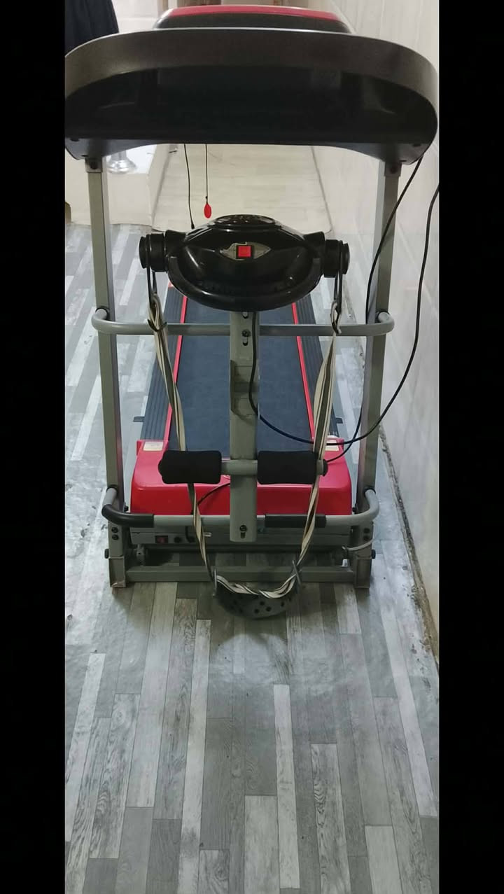 السلام عليكم بيع جهاز جري جبلي +هزاز سعر 250 بي مجال العنوان كميرة قرب جامع ابي زهراء استفسار أكثر اتصال على هذا الرقم ‏‪***********‬‏
