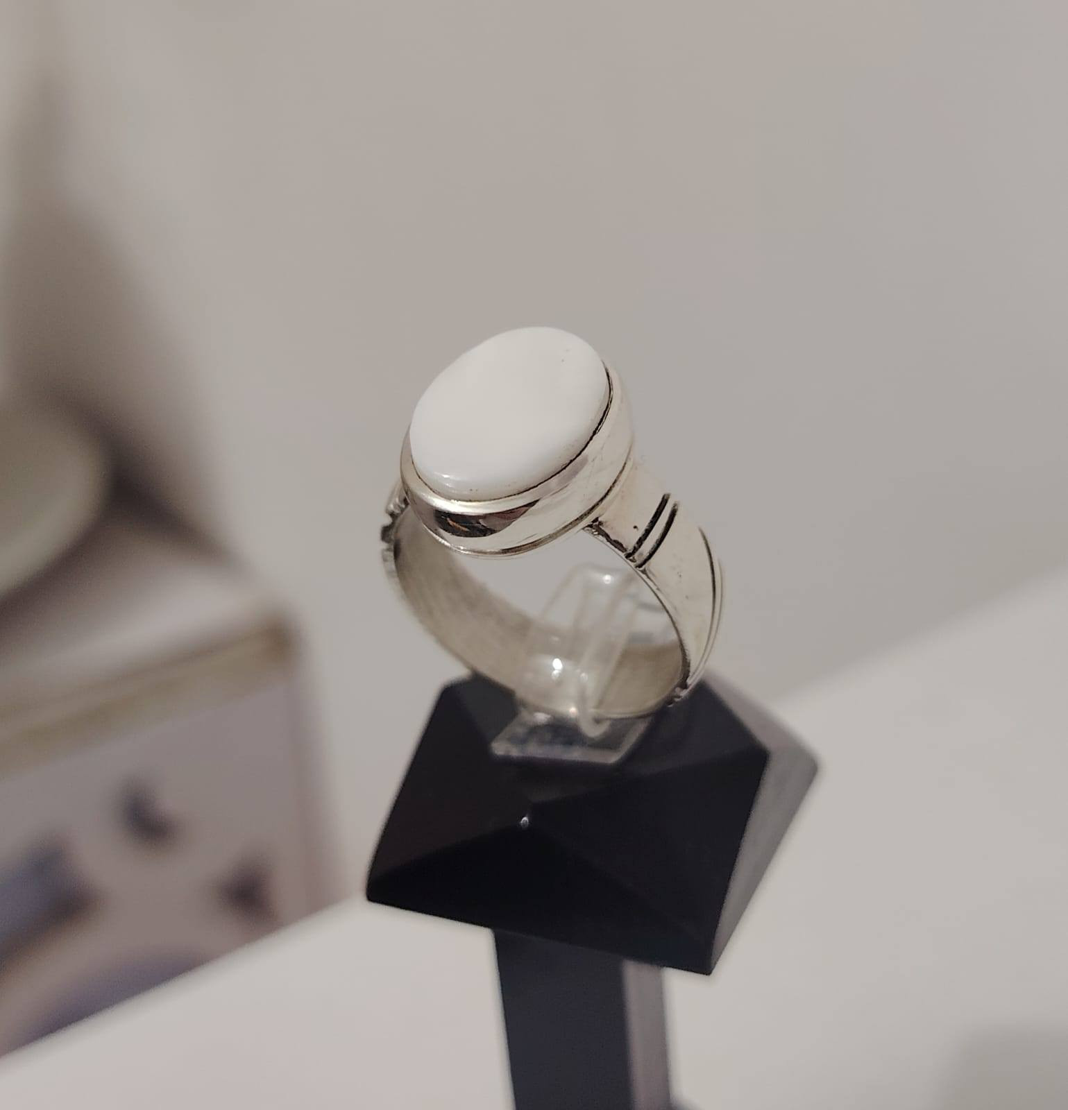 خاتم من حجر العطف الطبيعي البحري
صياغه جميله ومميزة فضه عيار ٩٢٥
يوجد توصيل الى جميع المحافظات
التواصل ع الخاص او ع الواتساب ***********
